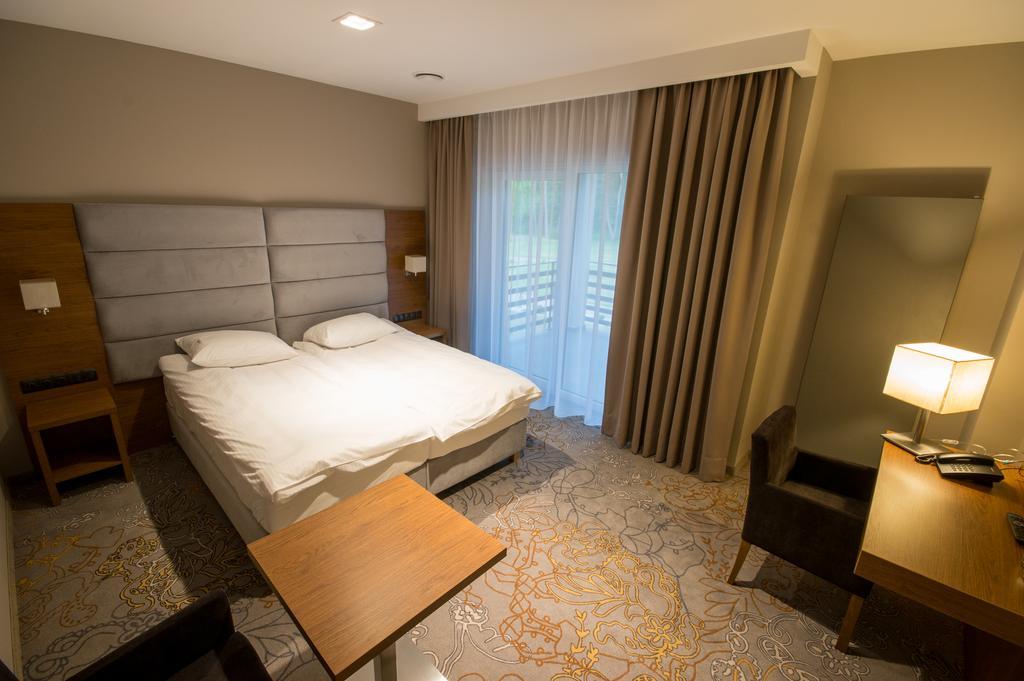Rezydencja Sosnowa Luxury Hotel Janow Lubelski Exterior photo